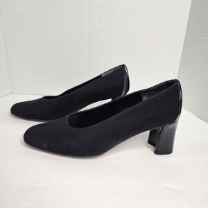 💘Van Eli Ribbed Texture Patent Leather Trim Square Toe and 2 1/2 inch Heel Sz 8